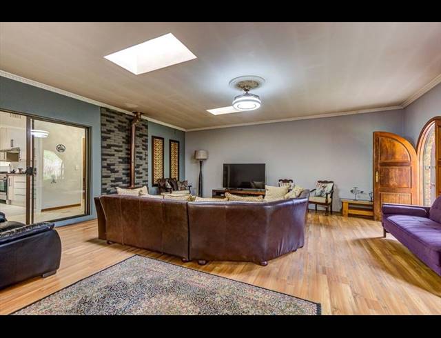 4 BEDROOM HOUSE FOR SALE IN EDLEEN
